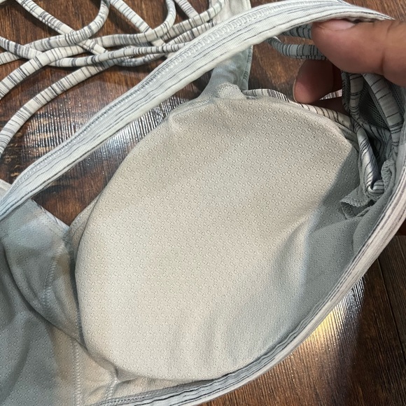 Lululemon free to be wild sports bra - Picture 6 of 7